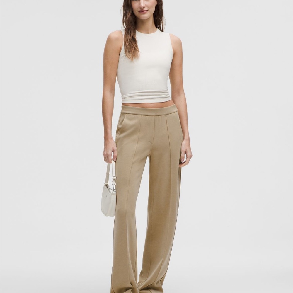 NWT Lululemon Softstreme Pintuck Pants Short